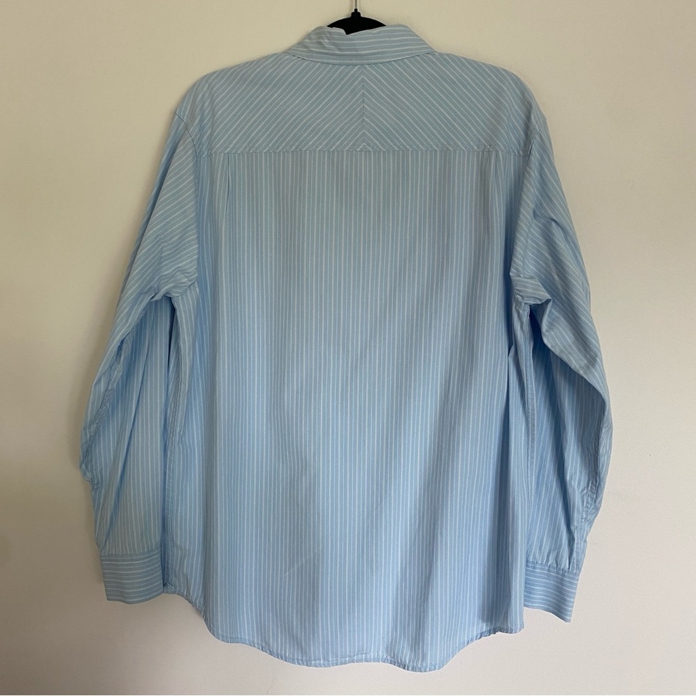 Old Navy Blue and White Dress Shirt Classic Style - Picture 3 of 6